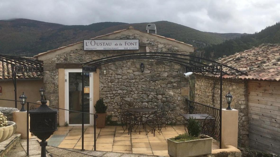Hotel L'Oustau De La Font Reilhanette Bagian luar foto