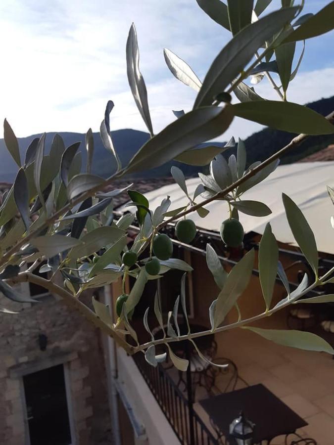 Hotel L'Oustau De La Font Reilhanette Bagian luar foto
