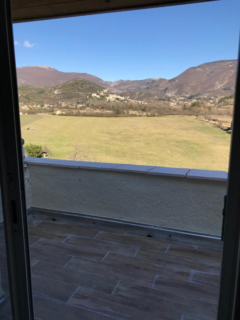 Hotel L'Oustau De La Font Reilhanette Ruang foto